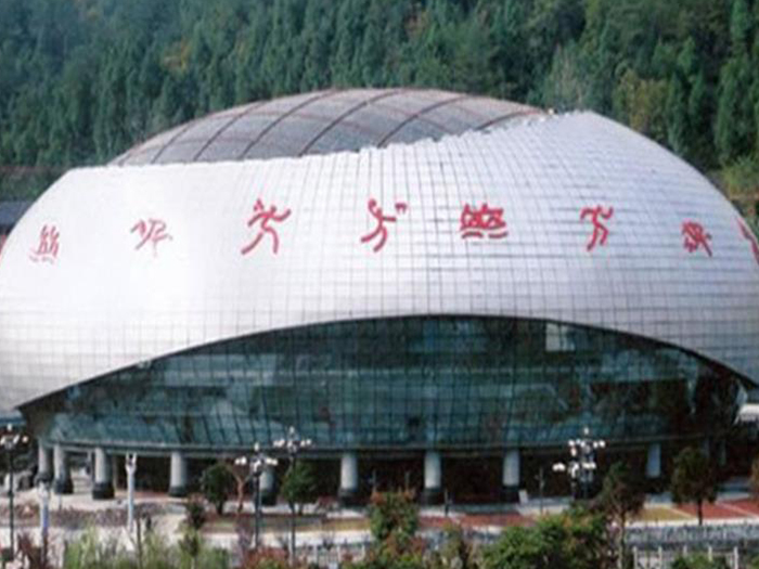 高安体育中心球形网架加工安装